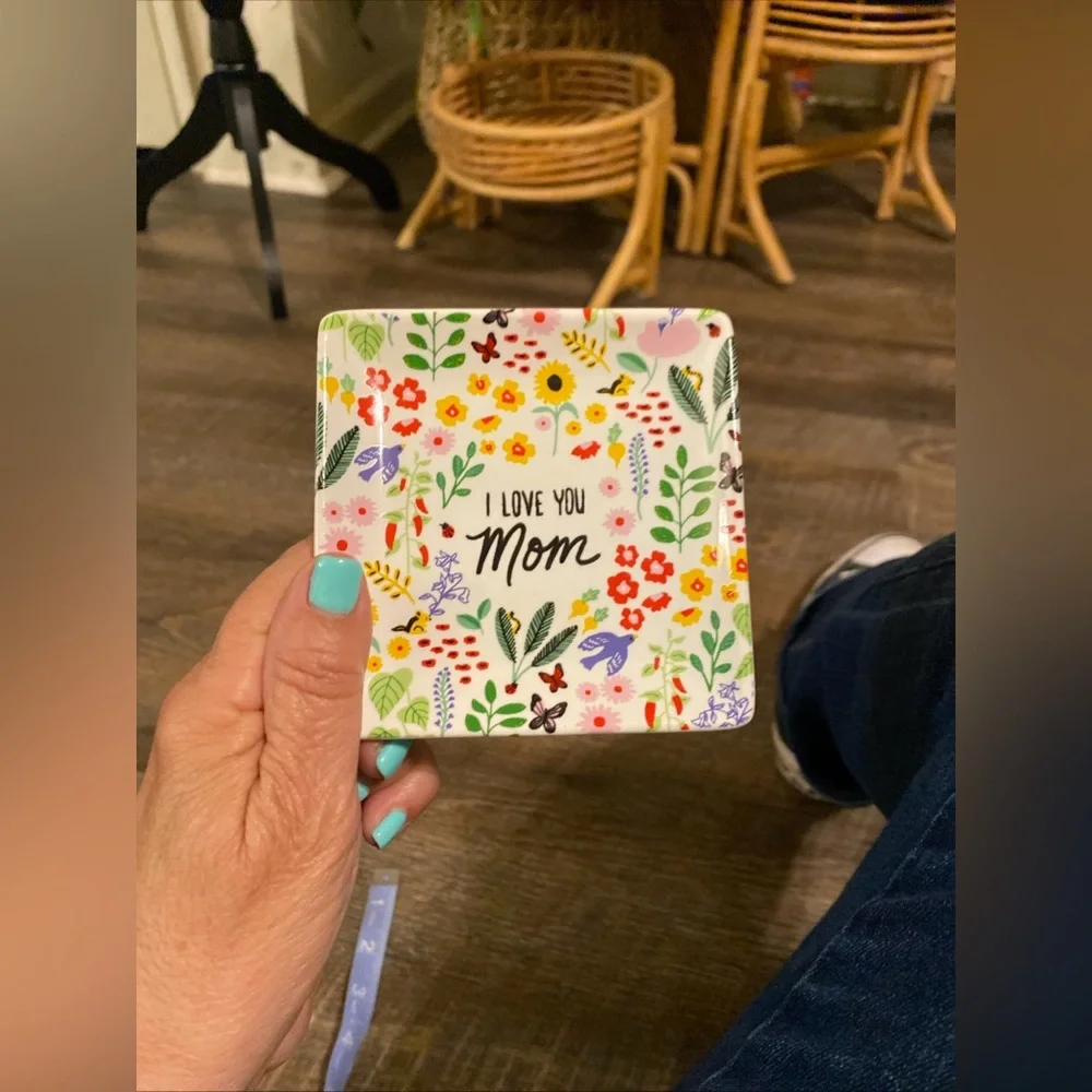 Paper Source Floral Plate “ I Love You Mom” Perfect Mothers Day Gift